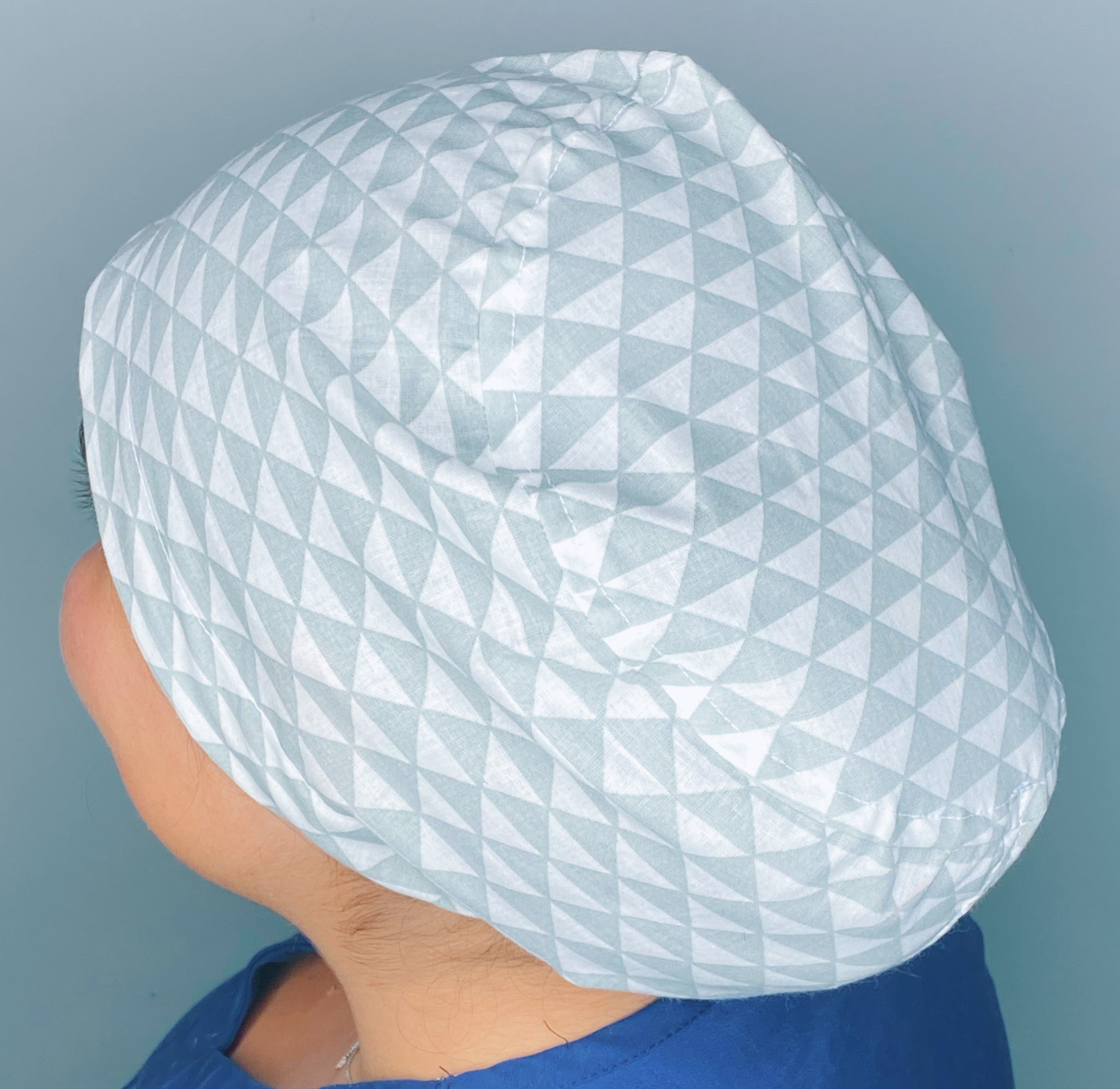 Triangle White & Grey Stripes Euro
