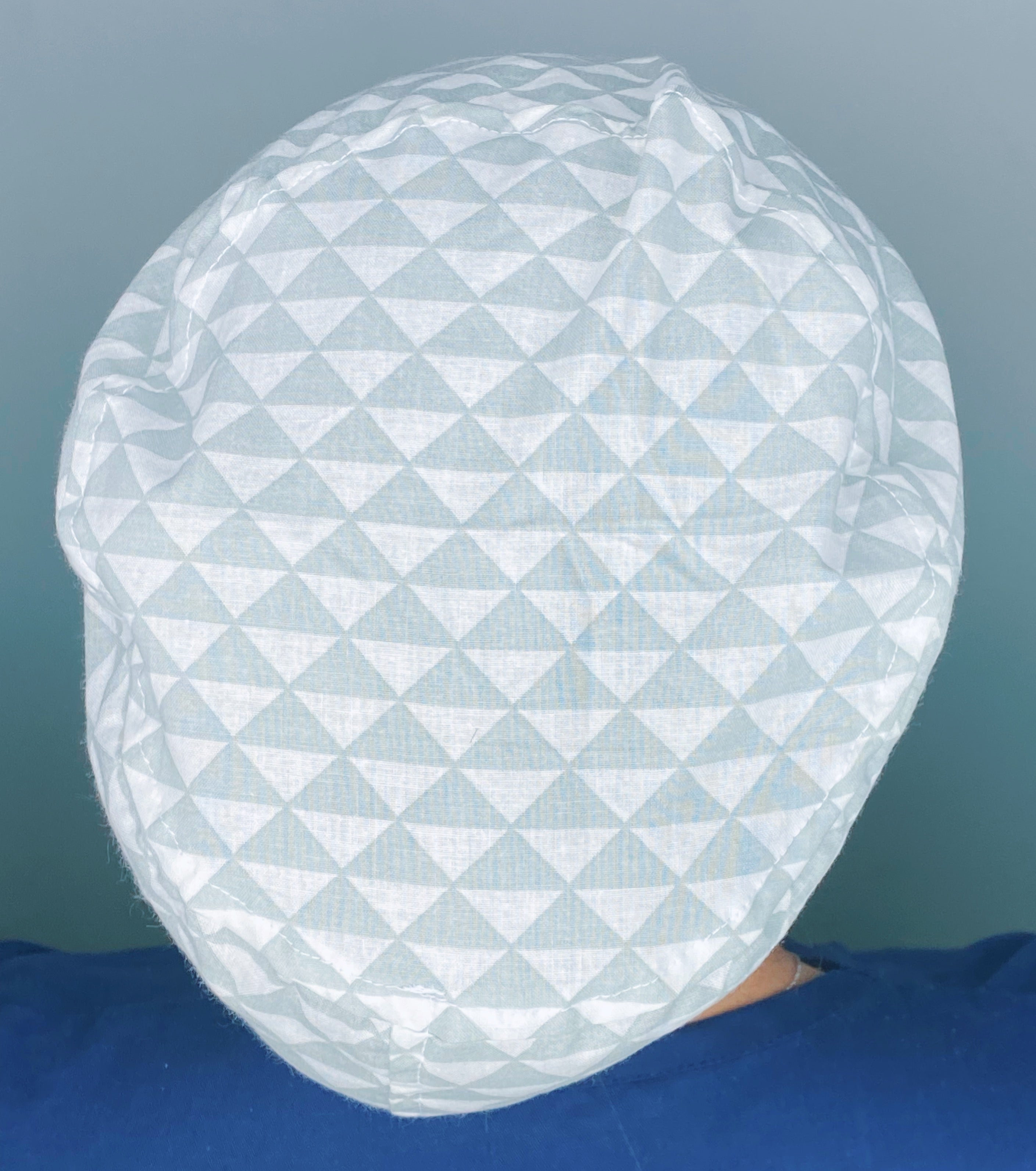 Triangle White & Grey Stripes Euro