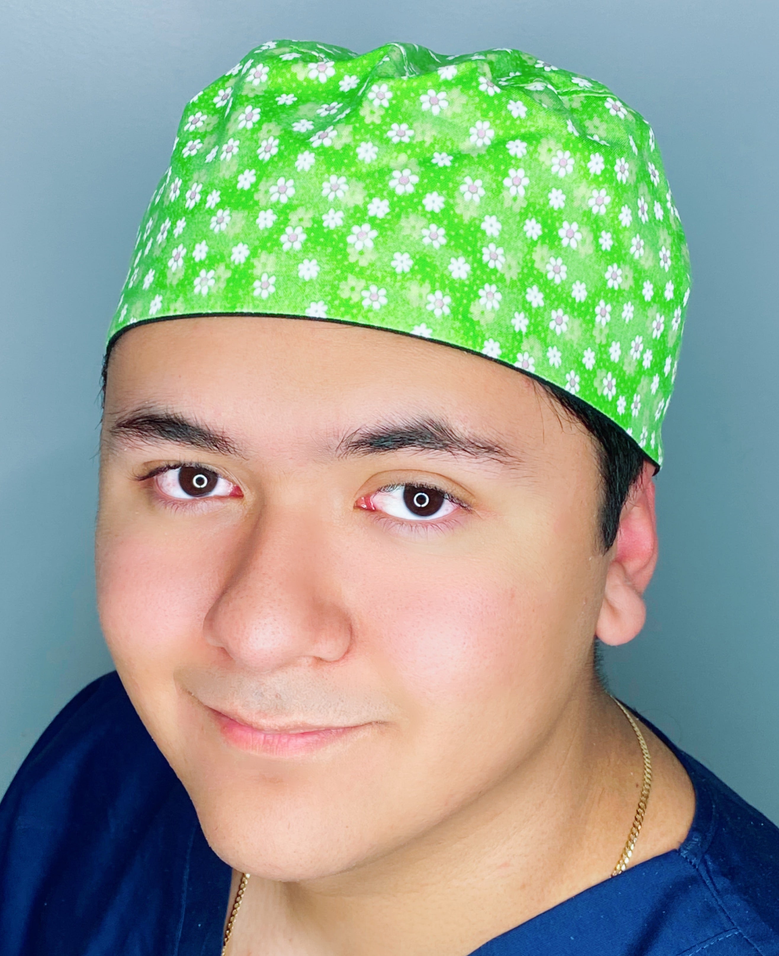 Small White Daisies on Green Floral Design Unisex Cute Scrub Cap
