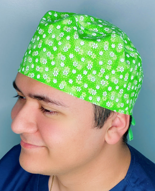 Small Daisies on Bright Green Floral Design Unisex Cute Scrub Cap