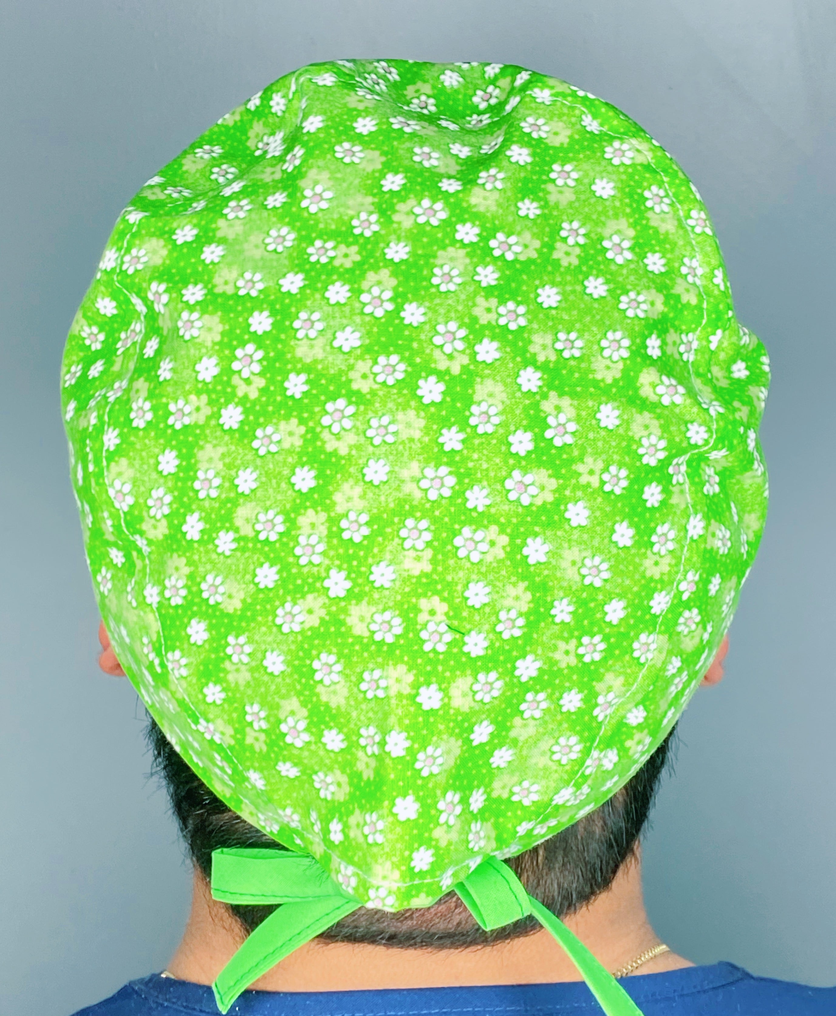 Small Daisies on Bright Green Floral Design Unisex Cute Scrub Cap