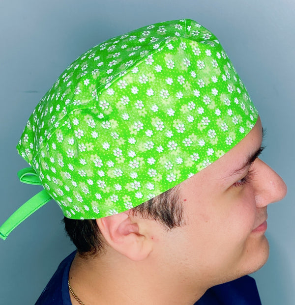 Small Daisies on Bright Green Floral Design Unisex Cute Scrub Cap