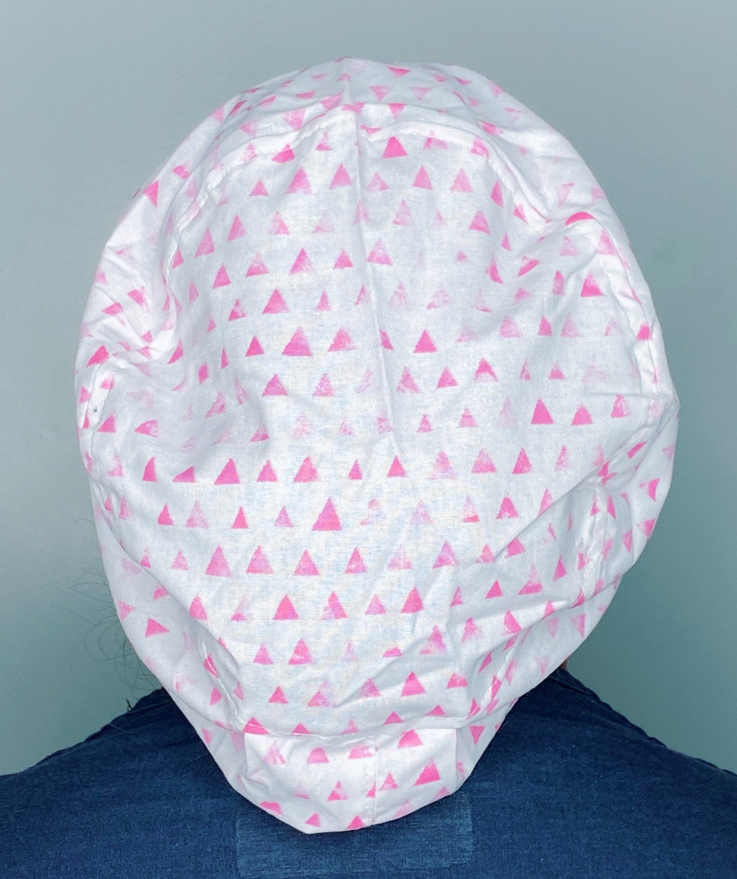 Small Pink Triangles on White Euro