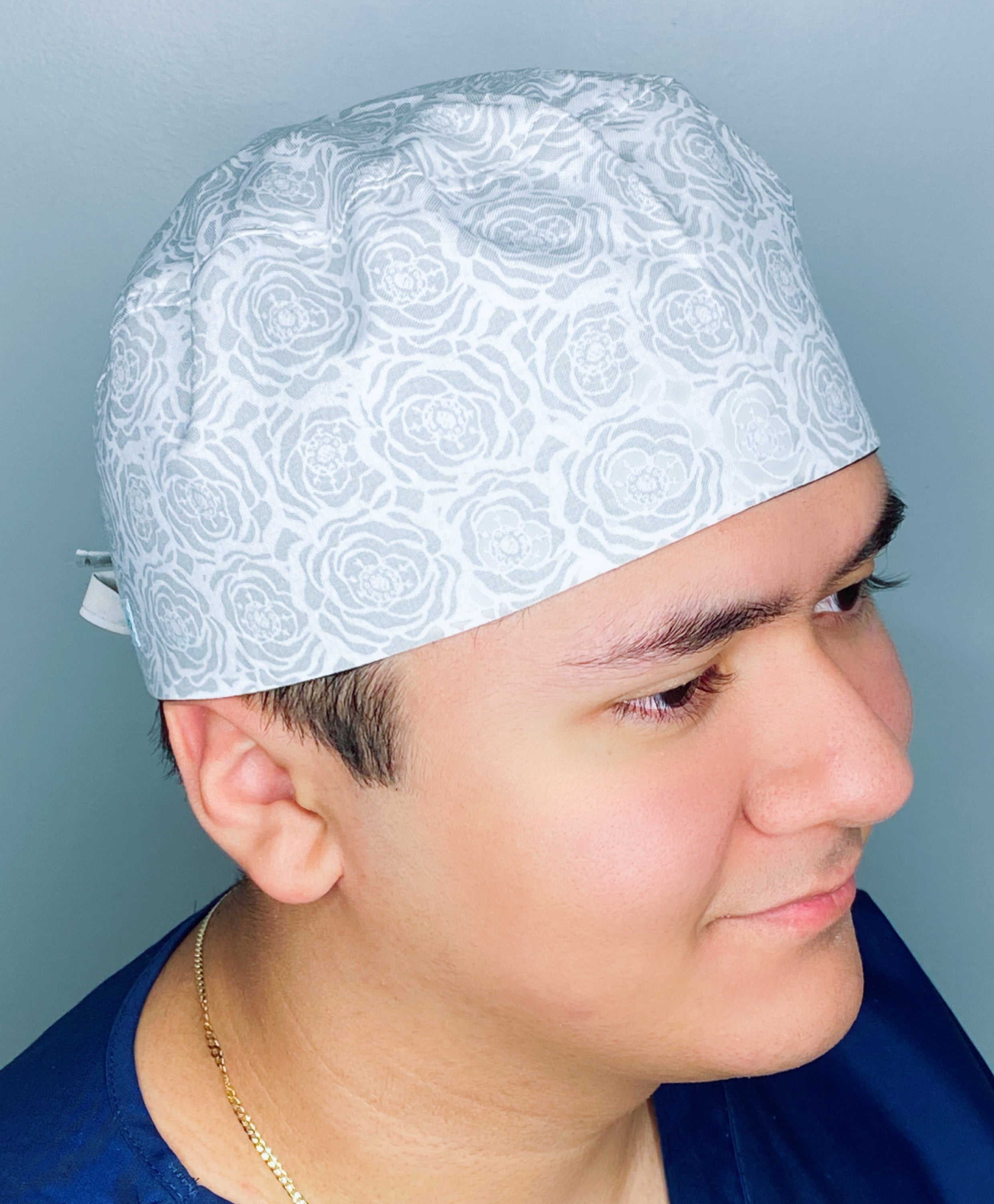 Grey & White Roses Floral Design Unisex Cute Scrub Cap